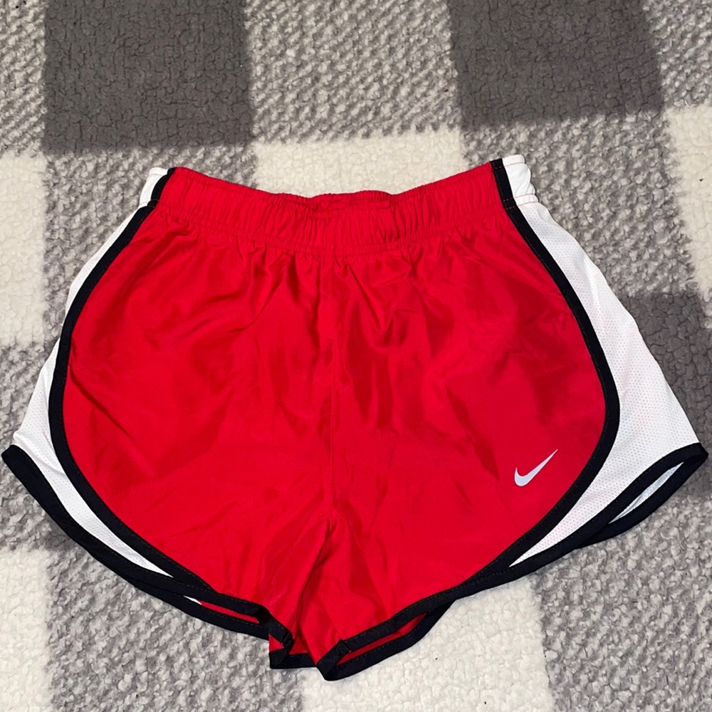 Nike Women’s Dri-fit Tempo Shorts 3.5”